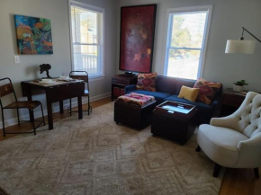 Summit 6 - Luxe Apartment in Unique Historic Building